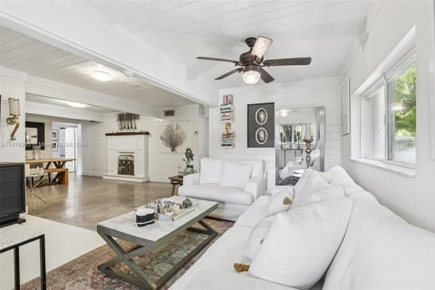 Villa ou maison à vendre à South Miami, Floride: 3 chambres, 176.14 m2 № 1921894 - photo 26
