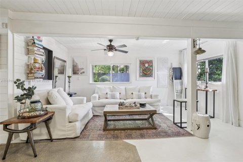 Villa ou maison à vendre à South Miami, Floride: 3 chambres, 176.14 m2 № 1921894 - photo 25