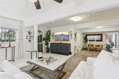 Villa ou maison à vendre à South Miami, Floride: 3 chambres, 176.14 m2 № 1921894 - photo 27