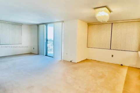 Condo in Aventura, Florida, 2 bedrooms  № 1707858 - photo 9