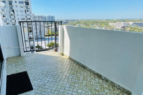 Condo in Aventura, Florida, 2 bedrooms  № 1707858 - photo 14