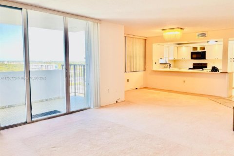 Condo in Aventura, Florida, 2 bedrooms  № 1707858 - photo 10