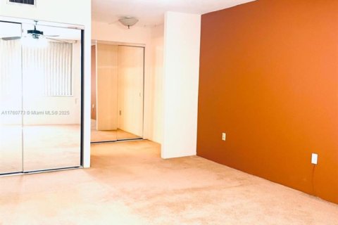 Condo in Aventura, Florida, 2 bedrooms  № 1707858 - photo 22