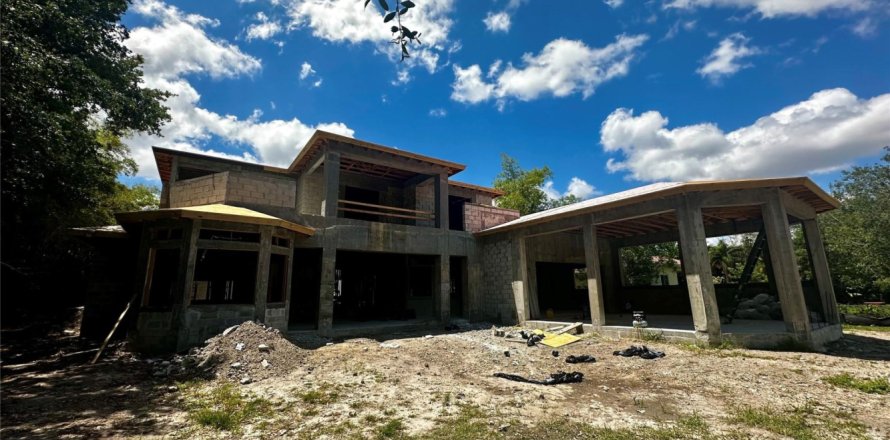 House in Plantation, Florida 7 bedrooms, 766.16 sq.m. № 616519