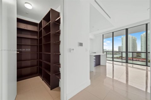 Condo in Aventura, Florida, 3 bedrooms  № 2045956 - photo 12