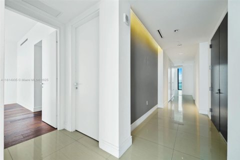 Condo in Aventura, Florida, 3 bedrooms  № 2045956 - photo 13