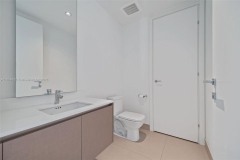 Condo in Aventura, Florida, 3 bedrooms  № 2045956 - photo 27