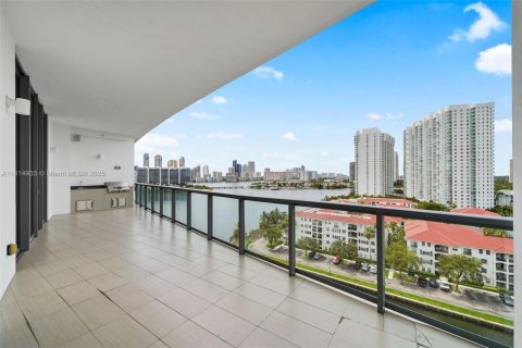 Condo in Aventura, Florida, 3 bedrooms  № 2045956 - photo 30