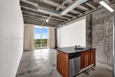 Copropriété à vendre à Miami, Floride: 49.61 m2 № 2047350 - photo 3