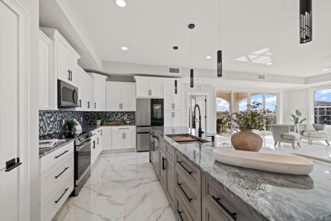 Condo in Clearwater, Florida, 4 bedrooms № 2195380 - photo 5