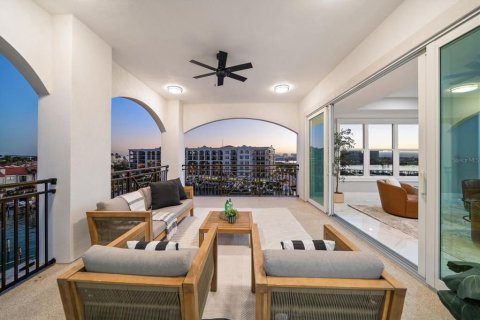 Condo in Clearwater, Florida, 4 bedrooms № 2195380 - photo 18