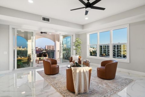 Condo in Clearwater, Florida, 4 bedrooms № 2195380 - photo 9