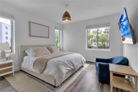 Condo in Sarasota, Florida, 2 bedrooms № 2201579 - photo 14