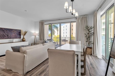 Condo in Sarasota, Florida, 2 bedrooms № 2201579 - photo 12