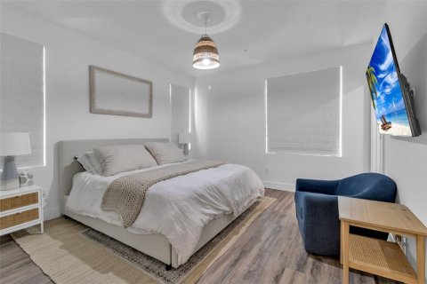 Condo in Sarasota, Florida, 2 bedrooms № 2201579 - photo 15