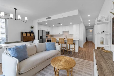 Condo in Sarasota, Florida, 2 bedrooms № 2201579 - photo 10