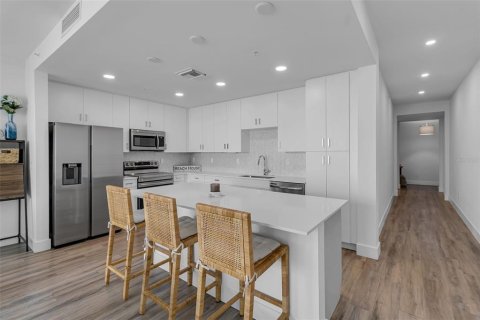 Condo in Sarasota, Florida, 2 bedrooms № 2201579 - photo 7