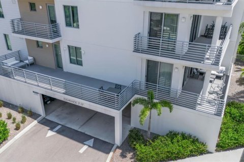 Condo in Sarasota, Florida, 2 bedrooms № 2201579 - photo 30