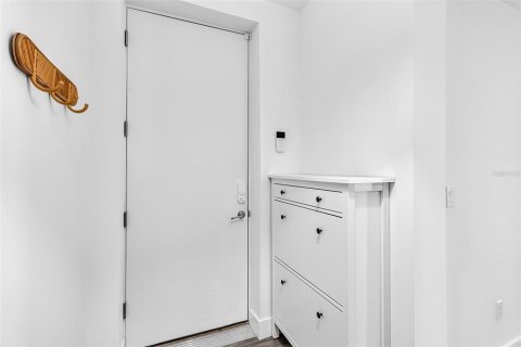 Condo in Sarasota, Florida, 2 bedrooms № 2201579 - photo 29