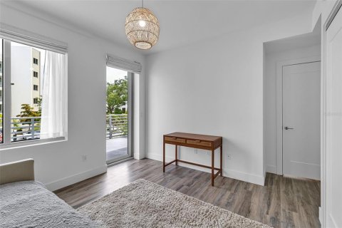 Condo in Sarasota, Florida, 2 bedrooms № 2201579 - photo 26