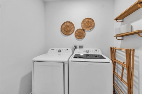 Condo in Sarasota, Florida, 2 bedrooms № 2201579 - photo 21