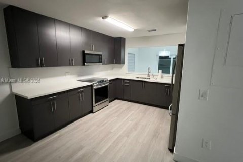 Casa en venta en Miami, Florida, 4 dormitorios, 182.74 m2 № 1985199 - foto 8