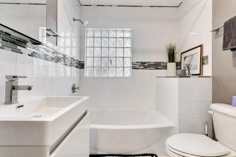 Casa en venta en Orlando, Florida, 3 dormitorios, 140.93 m2 № 2110703 - foto 16