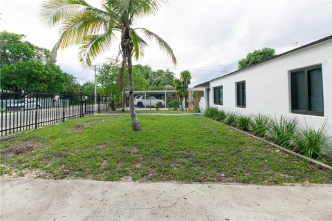 Villa ou maison à vendre à Miami, Floride: 3 chambres, 96.25 m2 № 1929628 - photo 4