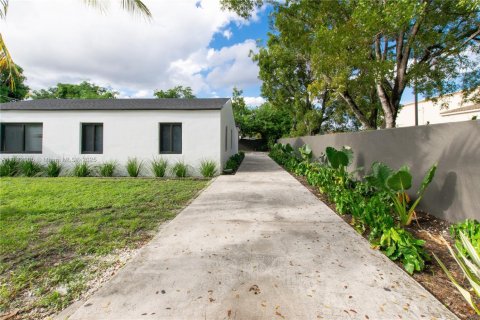 Villa ou maison à vendre à Miami, Floride: 3 chambres, 96.25 m2 № 1929628 - photo 3