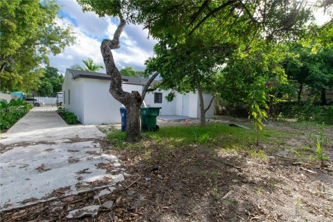 Villa ou maison à vendre à Miami, Floride: 3 chambres, 96.25 m2 № 1929628 - photo 21