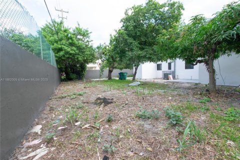 Villa ou maison à vendre à Miami, Floride: 3 chambres, 96.25 m2 № 1929628 - photo 20