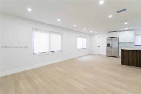 Villa ou maison à vendre à Miami, Floride: 3 chambres, 96.25 m2 № 1929628 - photo 6