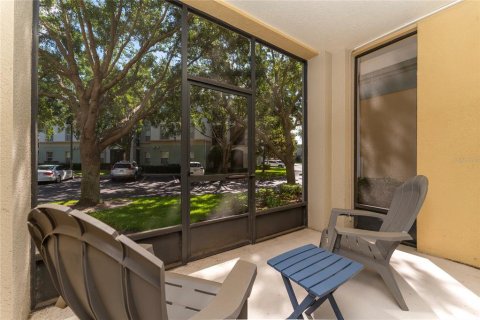 Condo in Windermere, Florida, 2 bedrooms № 2098067 - photo 19