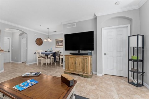 Condo in Windermere, Florida, 2 bedrooms № 2098067 - photo 6