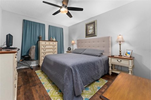 Condo in Windermere, Florida, 2 bedrooms № 2098067 - photo 14