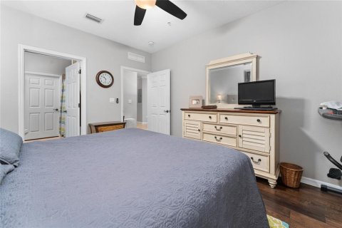 Condo in Windermere, Florida, 2 bedrooms № 2098067 - photo 13