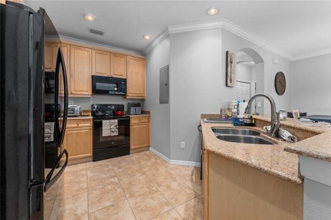 Condo in Windermere, Florida, 2 bedrooms № 2098067 - photo 10