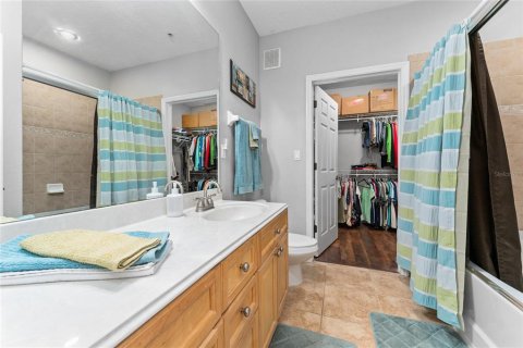 Condo in Windermere, Florida, 2 bedrooms № 2098067 - photo 15