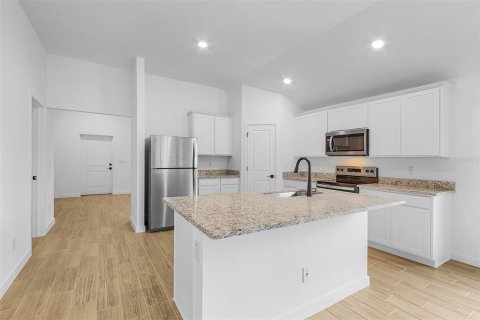 House in North Port, Florida 4 bedrooms, 157.56 sq.m. № 2205188 - photo 7