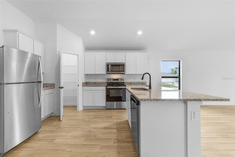 House in North Port, Florida 4 bedrooms, 157.56 sq.m. № 2205188 - photo 6