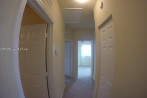 Снять в аренду кондоминиум в Дорал, Флорида 3 спальни, 113.99м2, № 2062983 - фото 5