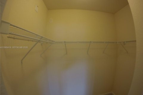 Снять в аренду кондоминиум в Дорал, Флорида 3 спальни, 113.99м2, № 2062983 - фото 9