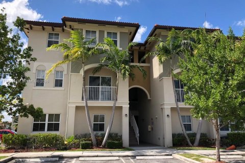 Кондоминиум с 3 спальнями в Дорал, Флорида № 2062983