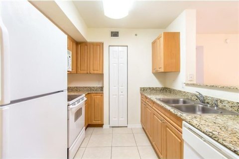 Condo in Boynton Beach, Florida, 2 bedrooms  № 2249686 - photo 3