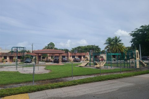 Touwnhouse à vendre à Davie, Floride: 3 chambres, 155.15 m2 № 2079247 - photo 17