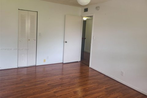 Touwnhouse à vendre à Davie, Floride: 3 chambres, 155.15 m2 № 2079247 - photo 12