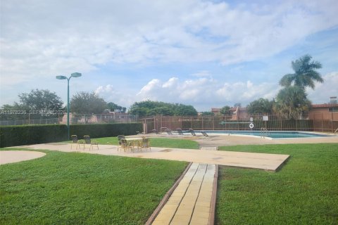 Touwnhouse à vendre à Davie, Floride: 3 chambres, 155.15 m2 № 2079247 - photo 18
