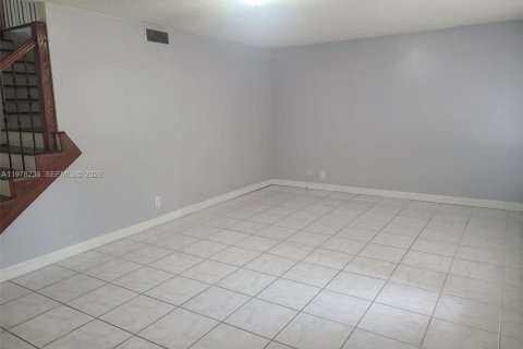 Touwnhouse à vendre à Davie, Floride: 3 chambres, 155.15 m2 № 2079247 - photo 4