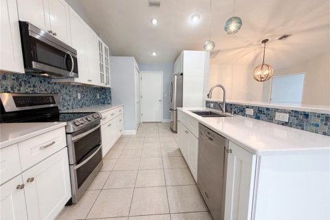 Condo in Bradenton, Florida, 2 bedrooms  № 2227352 - photo 2