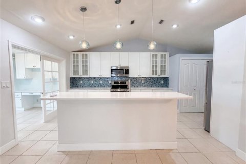 Condo in Bradenton, Florida, 2 bedrooms  № 2227352 - photo 8